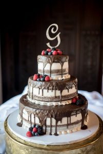 drip-wedding-cake-marie-tony-photography